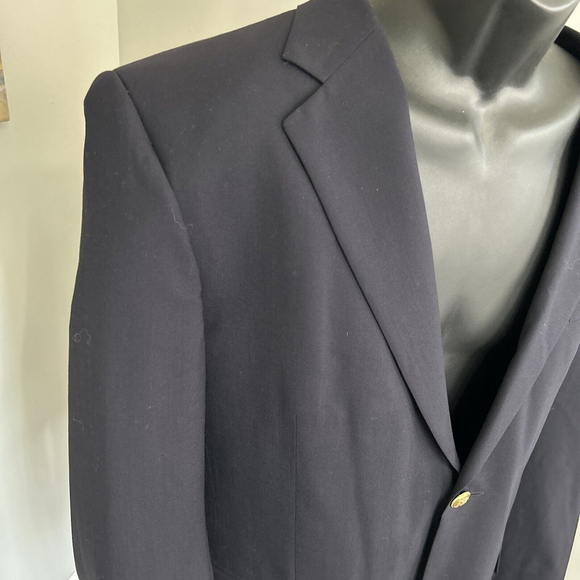 Jos A Banks 44R Black With Gold-Toned Two Button Vented Wool Jacket - Picture 2 of 6